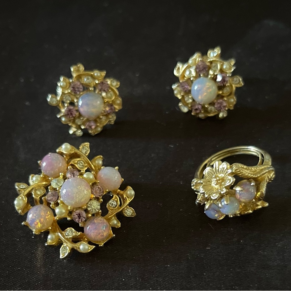 Vintage fire opals, cubic zirconia & purple diamonds. Screw back earrings & ring